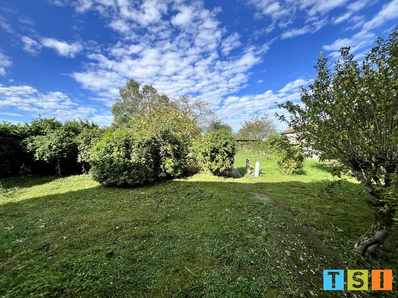 Maison - 210 m² - 9 pièces