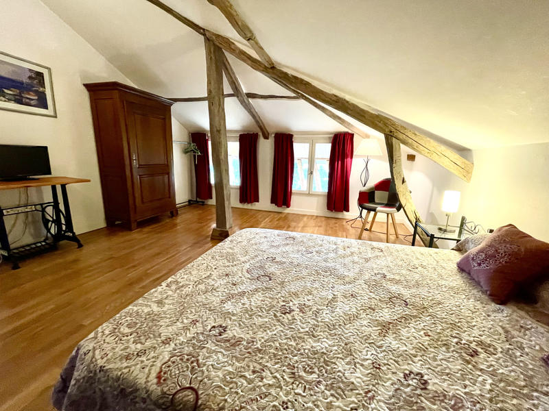 Maison - 278 m² - 9 pièces