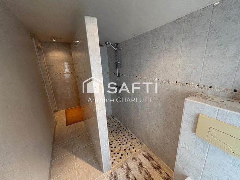 Maison - 238 m² - 6 pièces