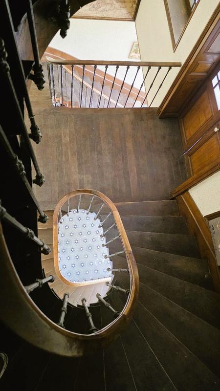 Maison - 214 m² - 15 pièces