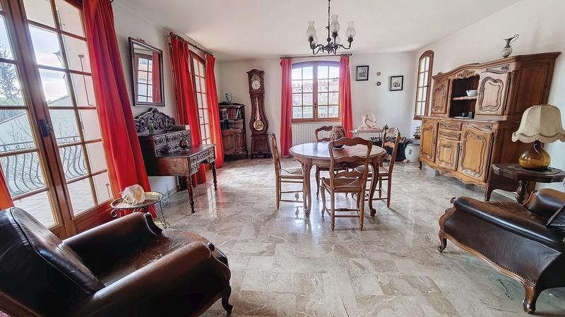 Maison - 183 m² - 7 pièces