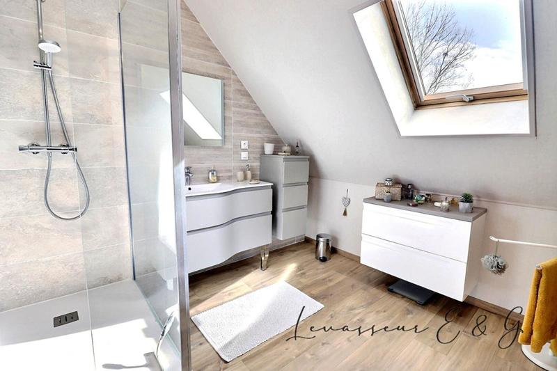 Maison - 100 m² - 6 pièces