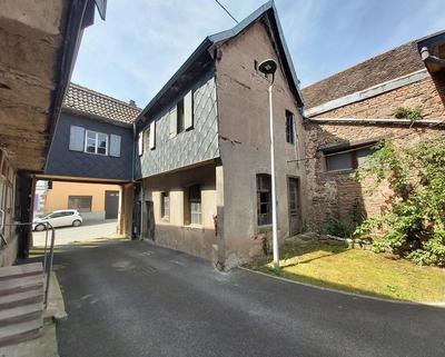 Maison ancienne - 360 m² - 14 pièces