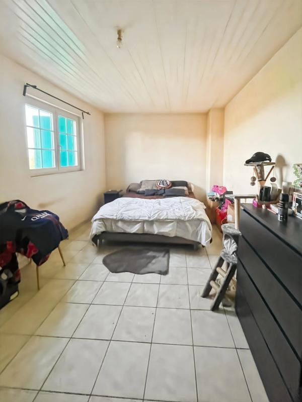 Maison - 235 m² - 7 pièces