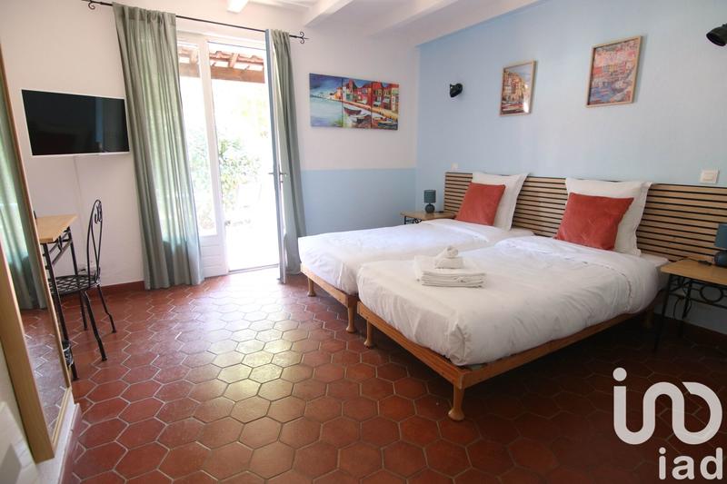 Maison - 675 m² - 20 pièces