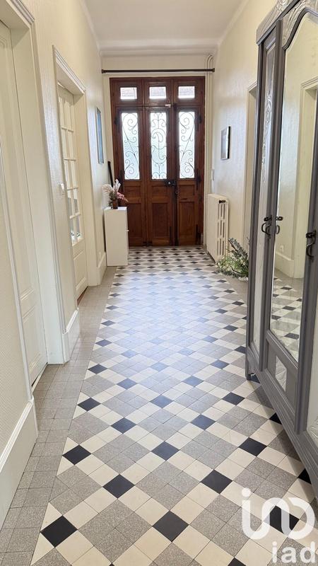 Maison de campagne - 300 m² - 10 pièces