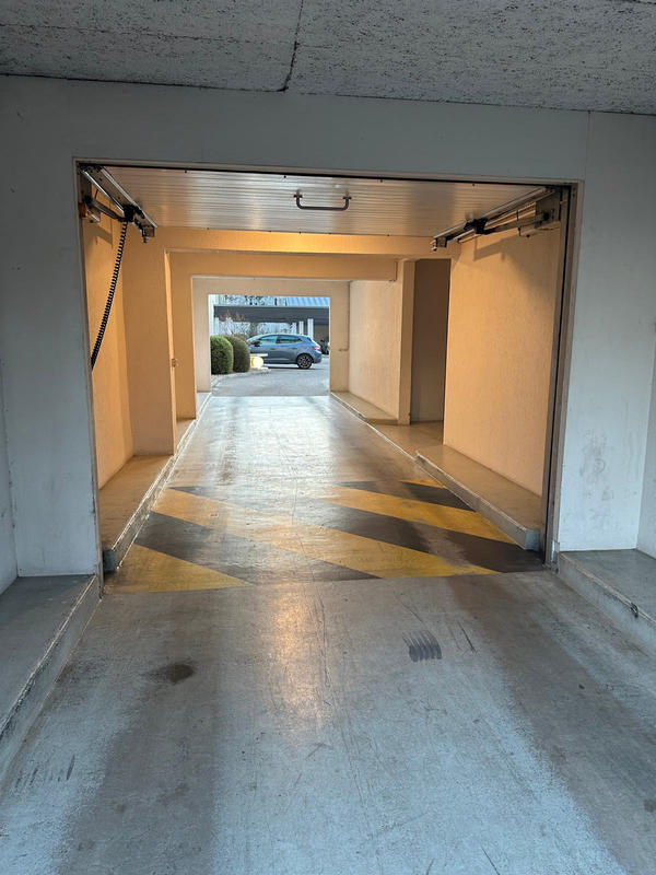Parking / Garage - 12 m²
