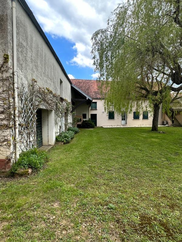 Propriété - 290 m² - 12 pièces