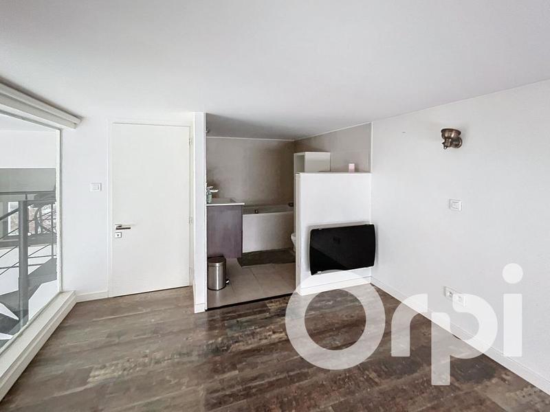 Loft - 110 m² - 3 pièces