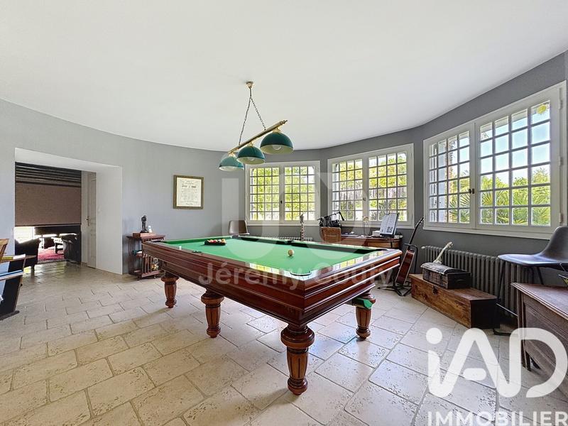 Maison - 332 m² - 12 pièces