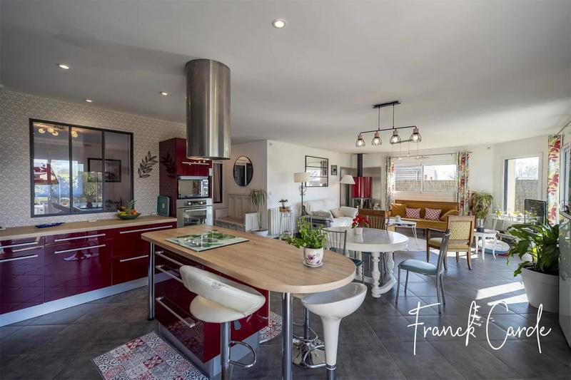 Maison - 159 m² - 8 pièces