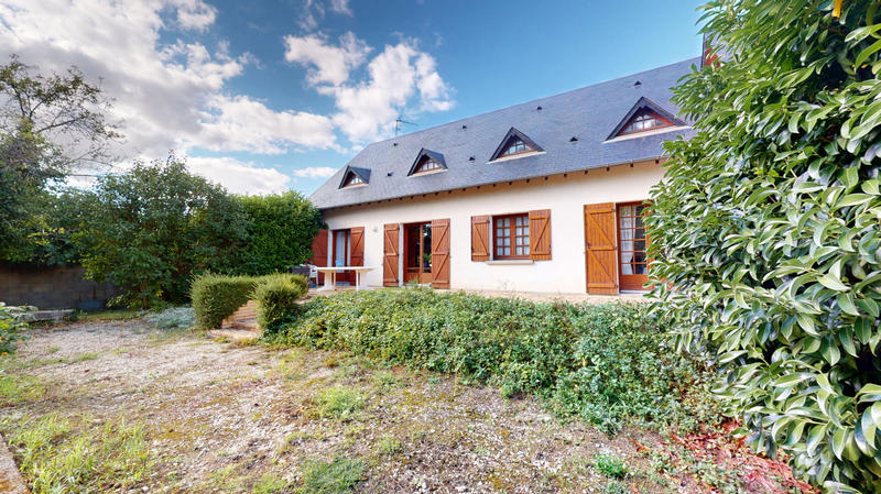 Maison - 213 m² - 8 pièces