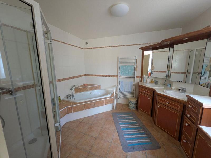 Maison - 170 m² - 6 pièces