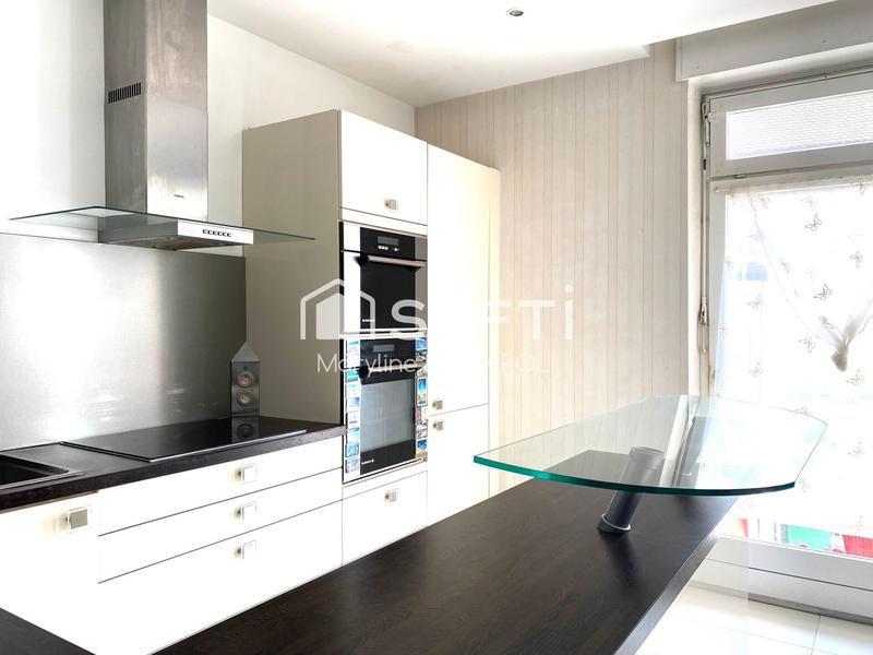 Duplex - 202 m² - 8 pièces