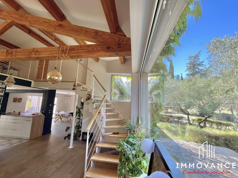 Maison traditionnelle - 240 m² - 6 pièces