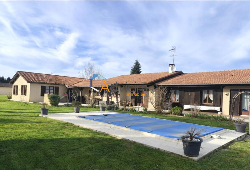 Maison - 200 m² - 9 pièces