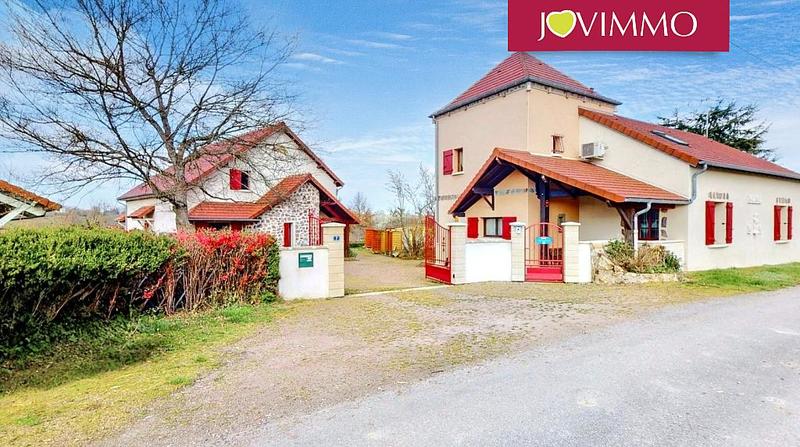 Maison - 260 m² - 9 pièces