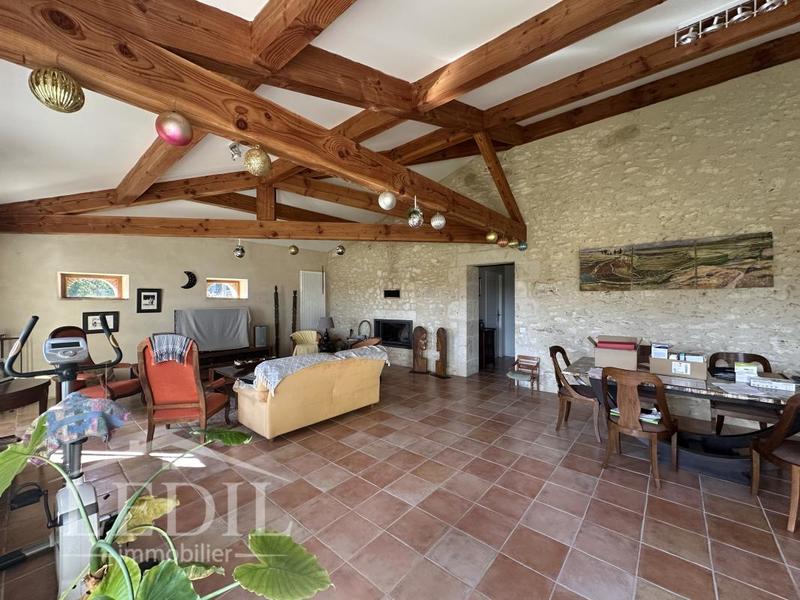 Propriété - 220 m² - 5 pièces