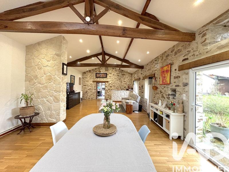 Maison - 353 m² - 8 pièces