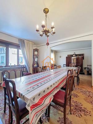 Maison - 214 m² - 9 pièces