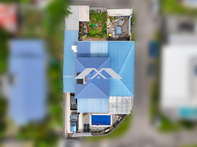 Maison - 222 m² - 5 pièces