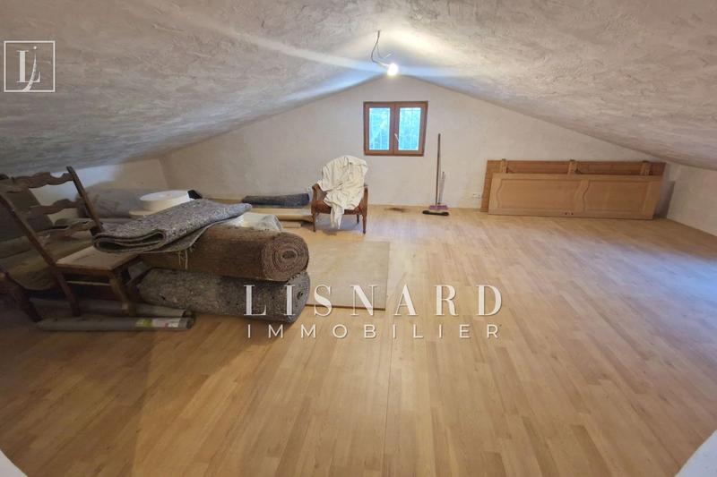 Maison - 370 m² - 16 pièces