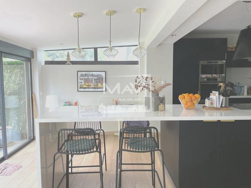 Maison - 121 m² - 5 pièces