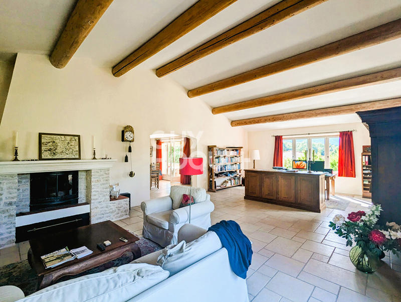 Maison - 245 m² - 7 pièces