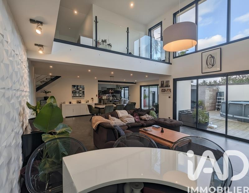 Maison - 174 m² - 6 pièces