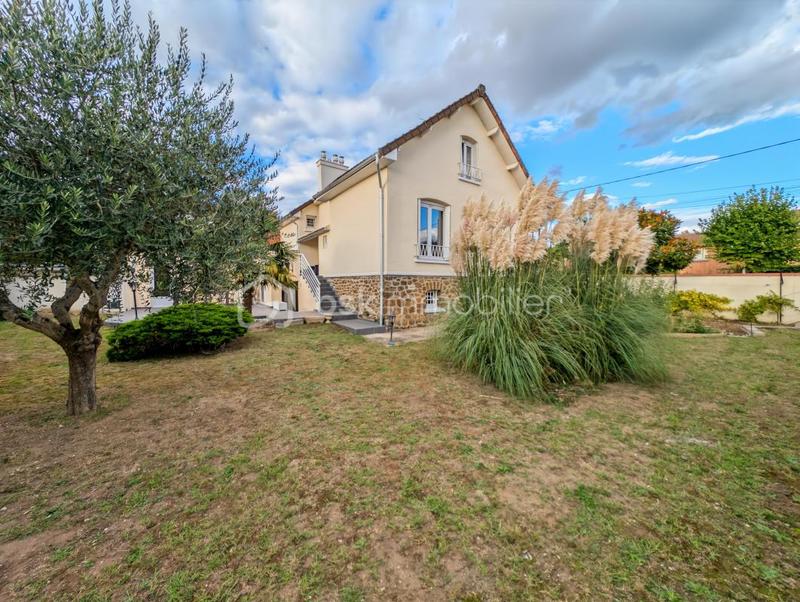 Maison - 135 m² - 6 pièces