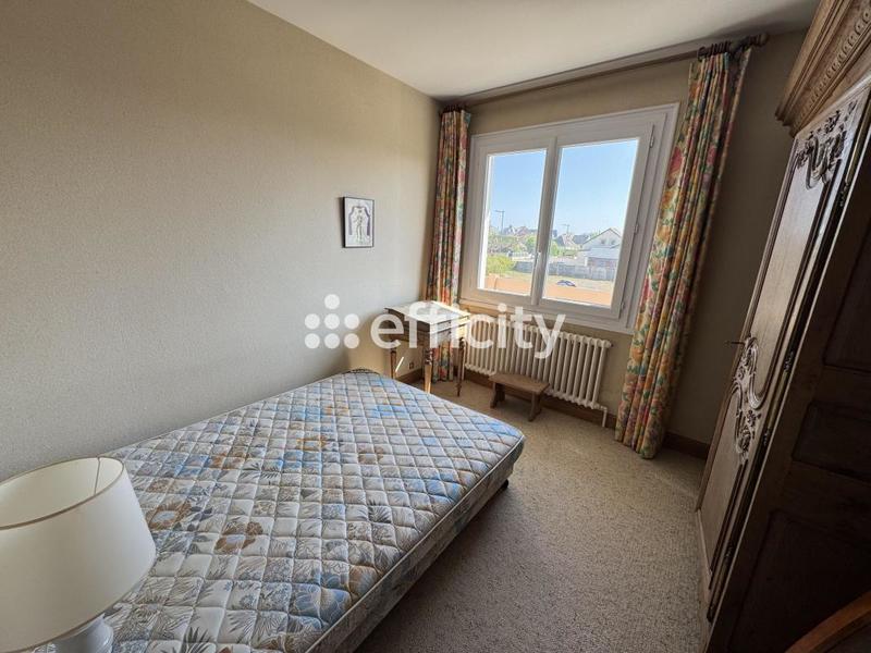 Maison - 230 m² - 8 pièces