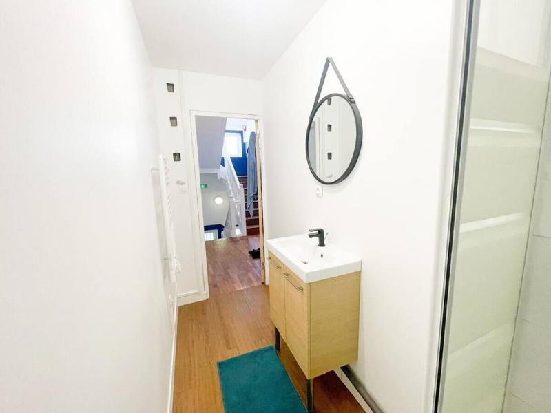 Maison - 185 m² - 10 pièces