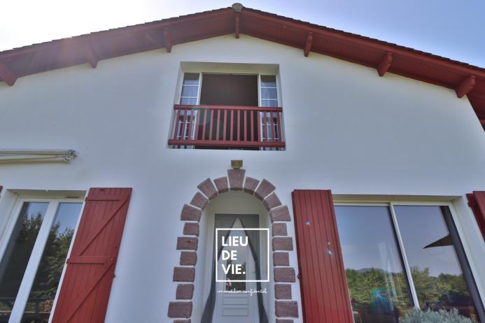 Maison ancienne - 212 m² - 8 pièces