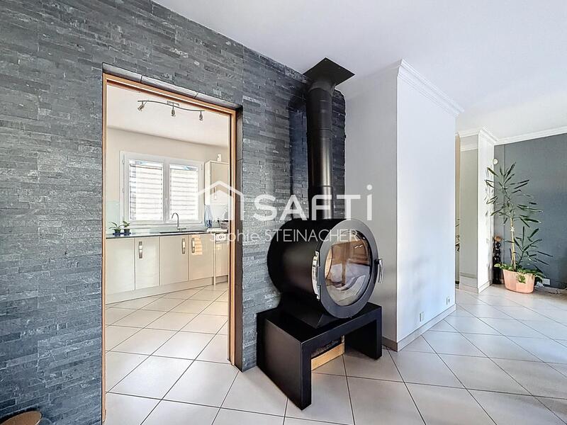 Maison - 93 m² - 5 pièces