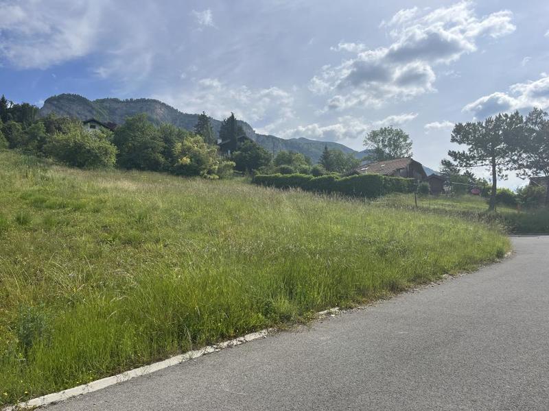 Terrain constructible - 837 m²