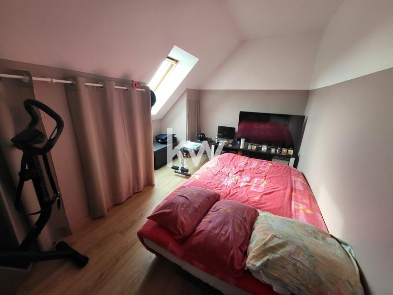 Maison - 99 m² - 5 pièces