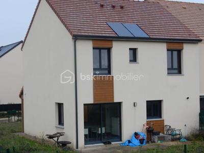 Maison - 92 m² - 5 pièces