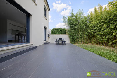 Maison contemporaine - 216 m² - 8 pièces