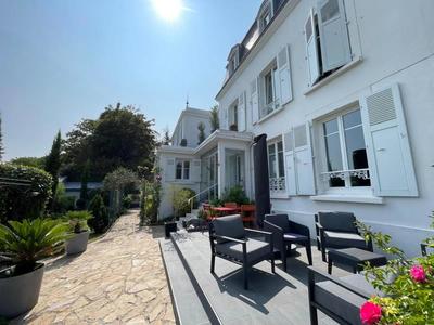 Maison - 163 m² - 7 pièces