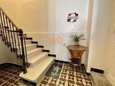 Maison - 230 m² - 10 pièces