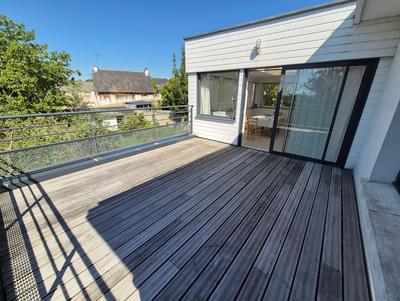 Maison - 240 m² - 9 pièces
