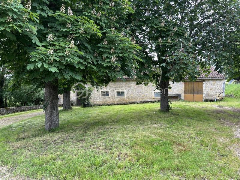 Propriété - 400 m² - 10 pièces