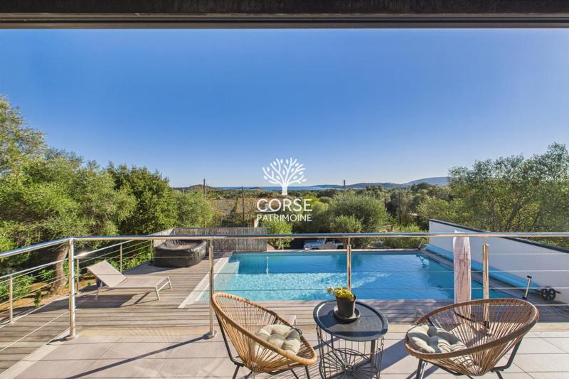 Villa - 95 m² - 4 pièces