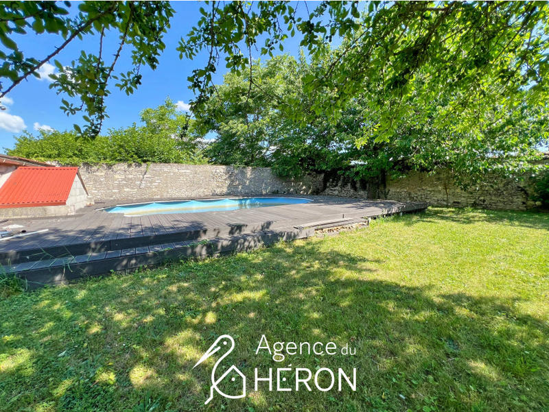 Maison - 196 m² - 7 pièces