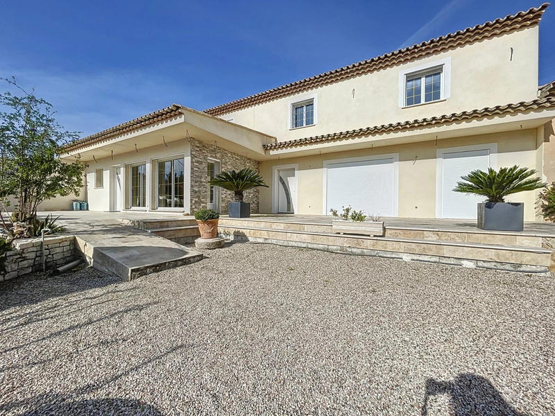 Villa - 407 m² - 13 pièces