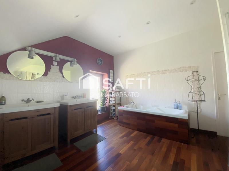 Maison - 199 m² - 7 pièces