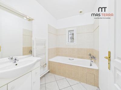 Appartement - 94 m² - 4 pièces