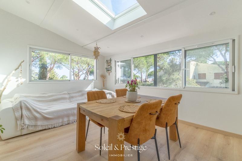 Maison - 180 m² - 9 pièces