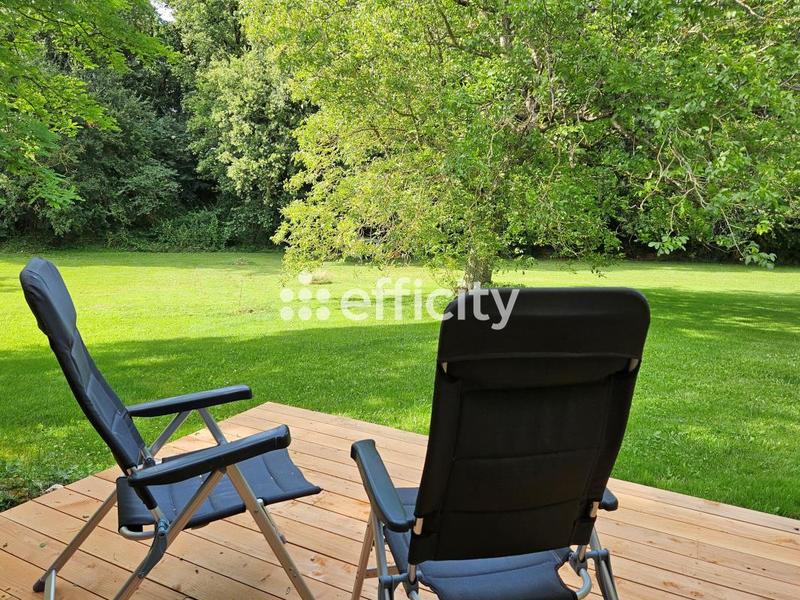 Maison - 245 m² - 9 pièces