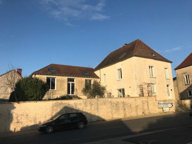 Maison - 230 m² - 9 pièces